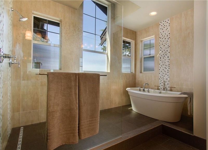 11 Florida Bathroom Remodels Homeowners Wish They'd Skipped - Decor Hint Freestanding Tub Installation