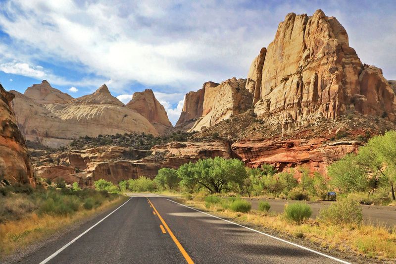 10 Scenic Utah Roads That Lead You Through The West's Most Beautiful National Parks - Decor Hint Capitol Reef Scenic Drive