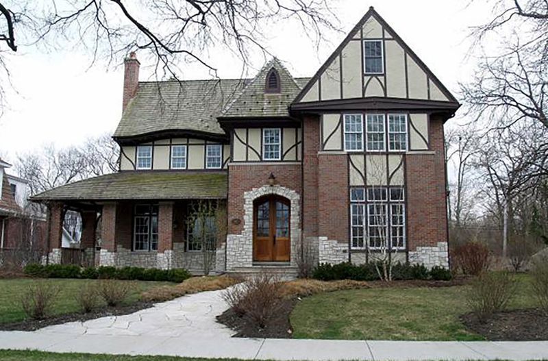 Wilmette: Balanced Luxury With Community Spirit