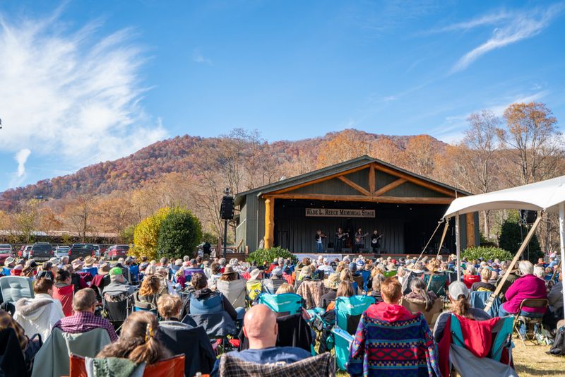 12 Reasons North Carolina's Mountain Towns Are The Perfect Peaceful Escape - Decor Hint Seasonal Festivals That Celebrate Community and Nature