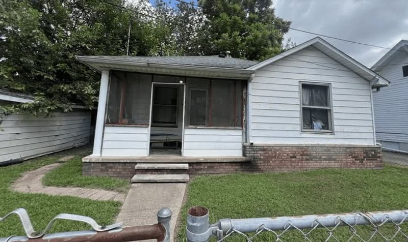 14 Illinois Home Types Predicted To Lose Value By 2026 And Why - Decor Hint Fixer-Uppers Requiring Major Systems Replacement