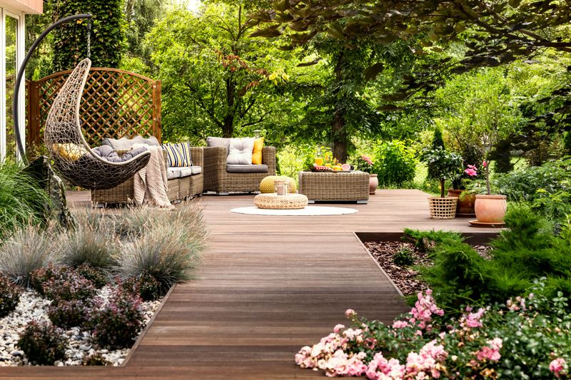 6 Nebraska Properties Declining Fast And 10 That Don't Move - Decor Hint Lifestyle-Oriented Properties With Outdoor Space