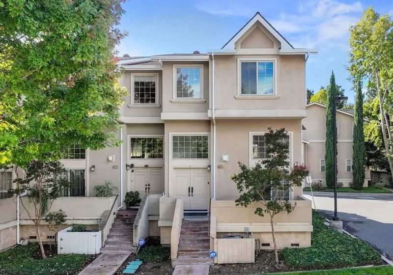 6 Nebraska Properties Declining Fast And 10 That Don't Move - Decor Hint Well-Located Townhouses And Attached Homes