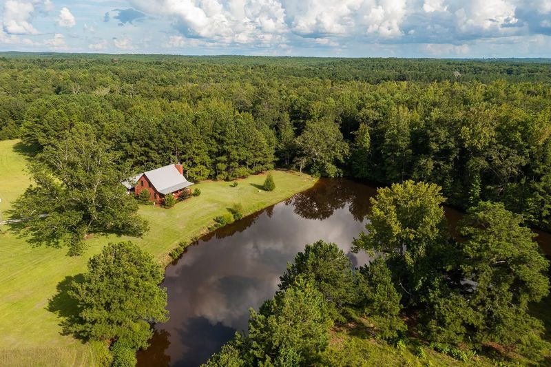 Estate-Scale Properties On Large Acreage