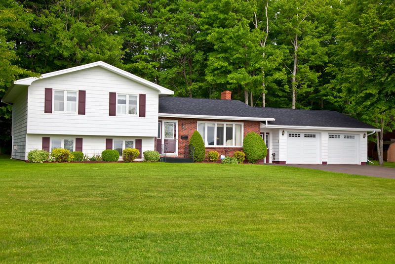 14 Home Styles Experts Say Could Take A Value Hit In Colorado By 2026 - Decor Hint Split-Level Ranch Houses