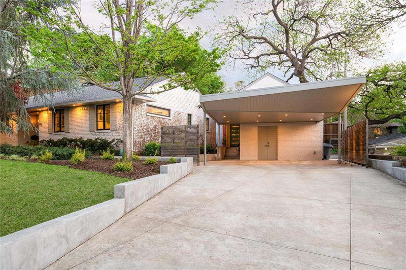 13 Georgia Home Styles Experts Say Could Struggle In 2026's Housing Market - Decor Hint Homes with Attached Carports Instead of Garages