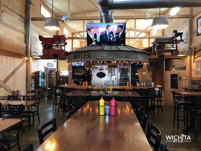 Kansas Diner Keeping Hometown Chicken-Fried Steak Traditions Alive - Decor Hint Friendly, Local Service