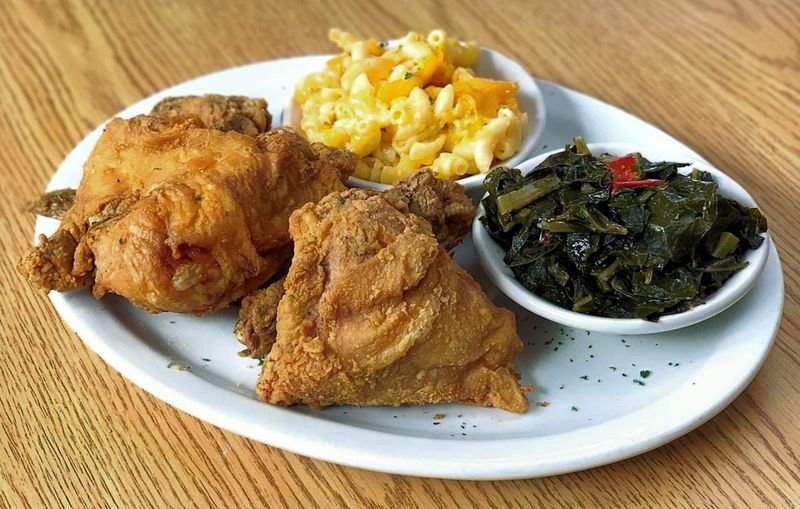 12 Illinois Restaurants Proving Fried Chicken Is Still King - Decor Hint Pearl's Place