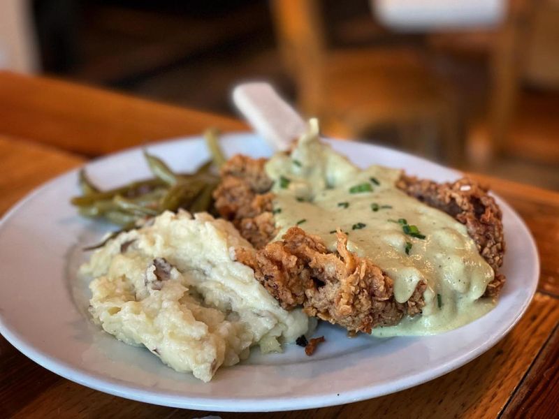 Old School Texas Diners Still Serving The Chicken Fried Steak Locals Love Most - Decor Hint Kincaid's Hamburgers - Fort Worth