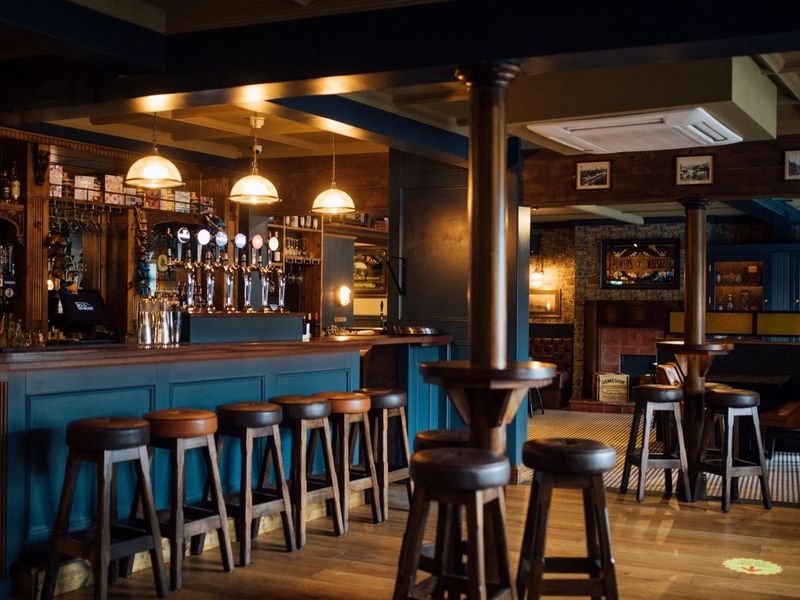 Minimalism Is Over In Illinois Restaurants And The Nostalgic Tavern Era Has Begun - Decor Hint Playbook For Operators