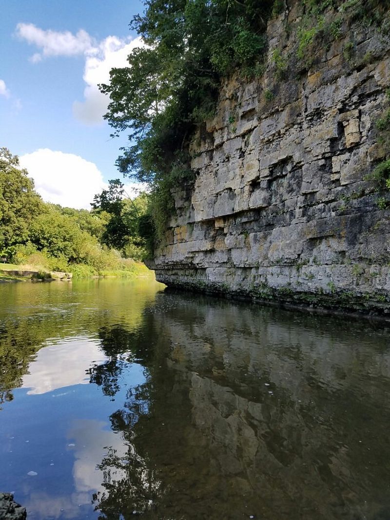14 Scenic Weekend Drives Across Illinois That Are Worth The Time Off - Decor Hint Apple River Canyon Area