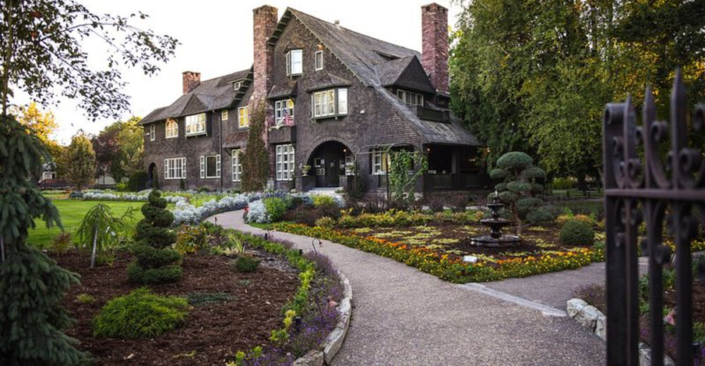 Incredible Remote Mansions Tucked Away In The Wilds Of Montana - Decor Hint