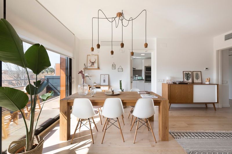 California's 12 Most Overplayed Living Room Trends To Ditch - Decor Hint Overuse Of Mid-Century Modern