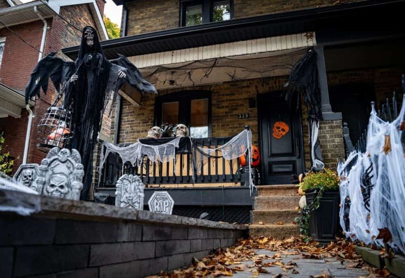 Massachusetts Celebrates With 19 Magical Halloween Displays Neighbors Love - Decor Hint Haunted Porch Scene