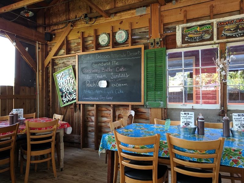 The Classic Missouri Roadside Café Still Serving Chicken-Fried Steak The Old-Fashioned Way - Decor Hint The People Behind The Flavor
