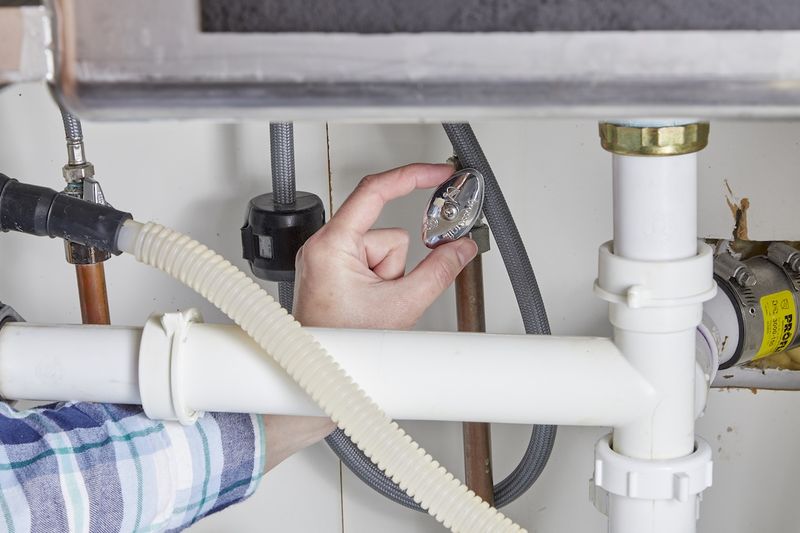 The Alabama Home Fix Locals Say Actually Stops Mold - Decor Hint Fix Leaky Pipes and Faucets Immediately