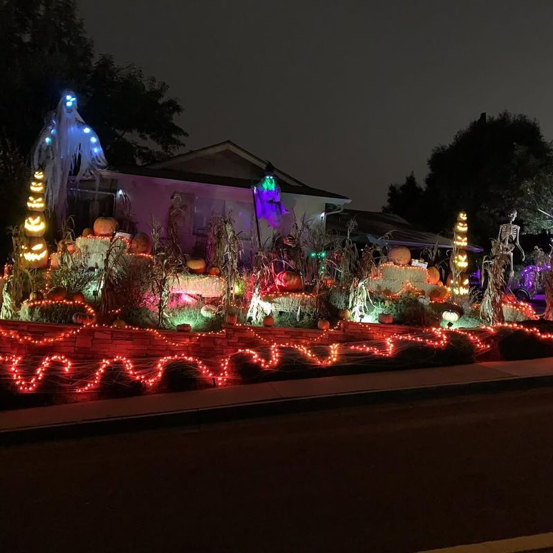 12 New Mexico Halloween Displays That Wow Every Neighborhood - Decor Hint Community Street Decorating Contest Winner