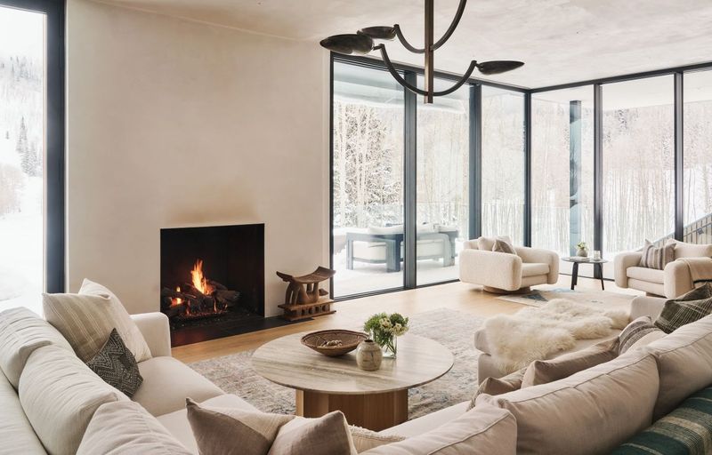 In Utah, Park City's New Benchmark Redefines Alpine Comfort - Decor Hint Living Core And View Choreography
