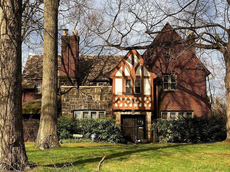 12 Classic Ohio House Styles Making A Comeback - Decor Hint Tudor Revival Cottages