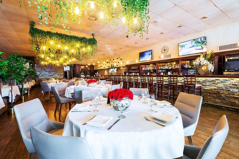Hollywood's Finest Restaurants For Every Taste - Decor Hint VILLA ROMANA Italian & Romanian Restaurant