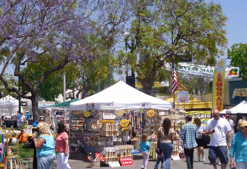 11 California Craft Fairs That Celebrate Local Artists And One Of A Kind Finds - Decor Hint Montrose Arts & Crafts Festival Glendale