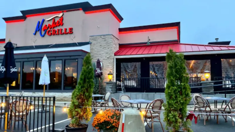 10 South Dakota Lobster Roll Joints Offering Simple, Fresh Flavor - Decor Hint The Market Grille