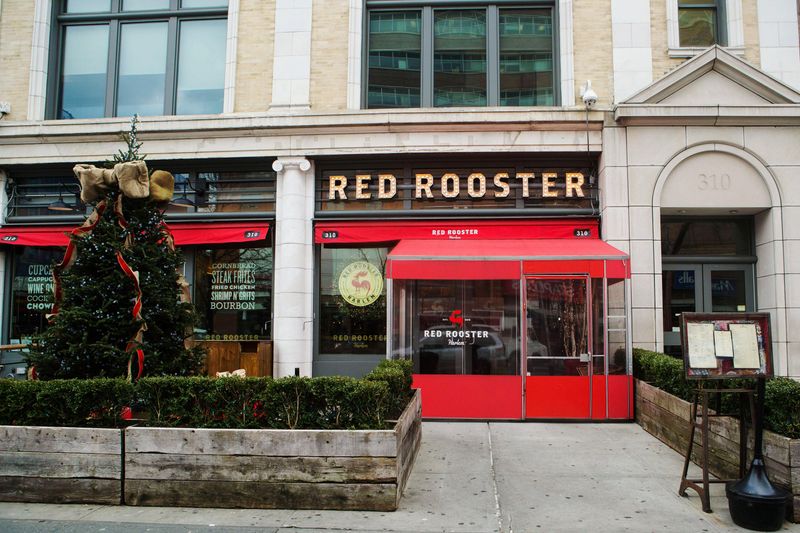 Southern Restaurants Worth Visiting In New York City - Decor Hint Red Rooster Harlem