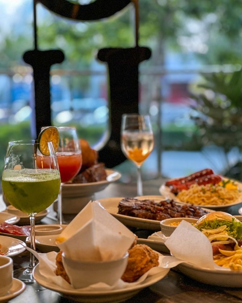 Louisiana Restaurants That Don't Advertise, Yet Always Have Crowds - Decor Hint Mamou's, Mamou