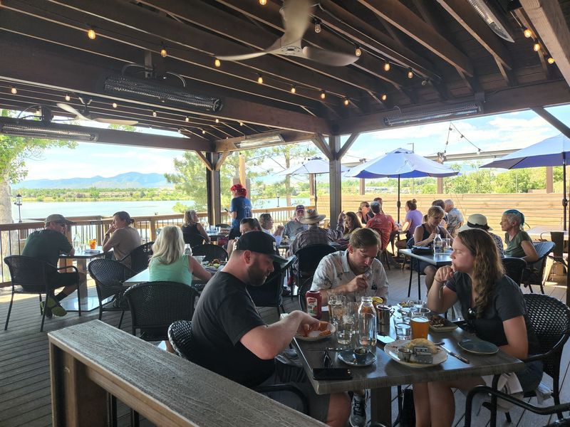 14 California Lakeside Restaurants With Views You'll Never Forget - Decor Hint The Lakehouse Restaurant at Big Bear Lake