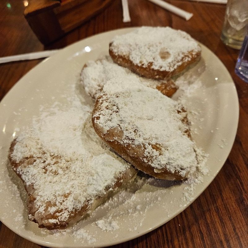 17 Must-Try Louisiana Buffets Where Dessert Is The Main Attraction - Decor Hint Ralph & Kacoo's Seafood Spectacular