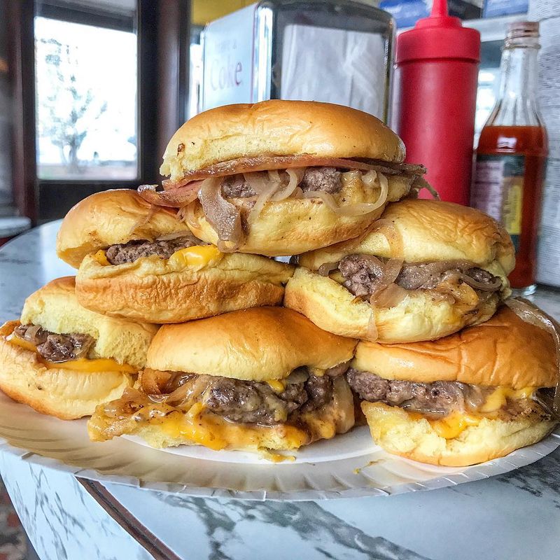 13 Tiny Unassuming New Jersey Restaurants That Pack A Big Flavor Punch - Decor Hint White Manna