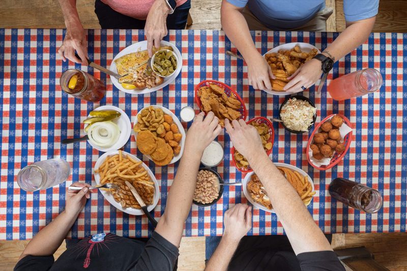 Don't Miss These Friday Fish Fry Spots In Tennessee - Decor Hint Huck Finn's Catfish, Pigeon Forge