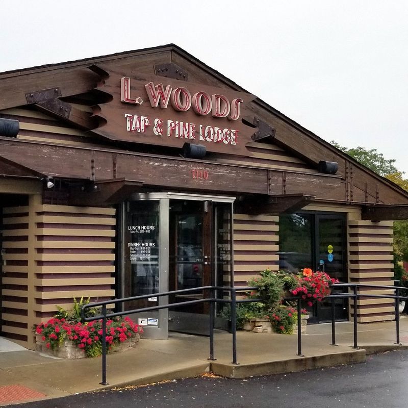 18 Seafood Buffets In Illinois Where Every Bite Feels Like A Coastal Escape - Decor Hint L. Woods Tap & Pine Lodge