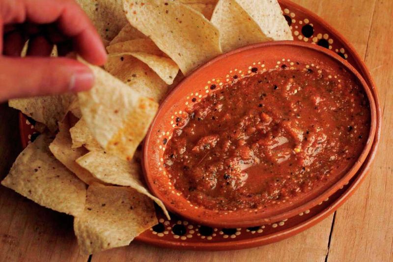 20 Texas Mexican Restaurants Where The Chips And Salsa Steal The Show - Decor Hint Ninfa's on Navigation - Houston