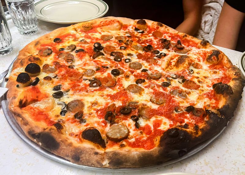 18 New York Pizza Joints Still Using Generations-Old Family Recipes - Decor Hint Sam's Restaurant (Brooklyn)