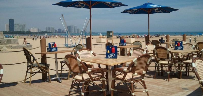 13 Illinois Sandwich Joints Serving Crispy Perfection - Decor Hint The Dock at Montrose Beach