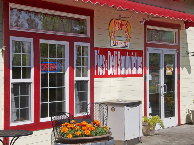 Mom's Apple Pie - Sebastopol