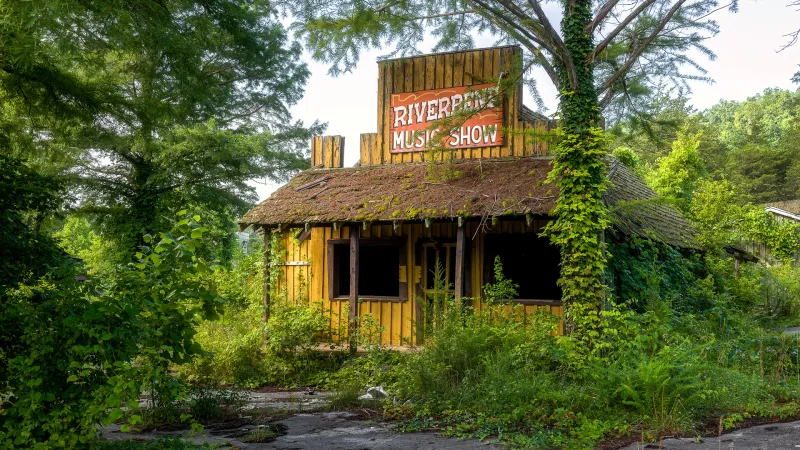 Touring Arizona's Desert Abandoned Amusement Parks - Decor Hint Dogpatch USA, Valle
