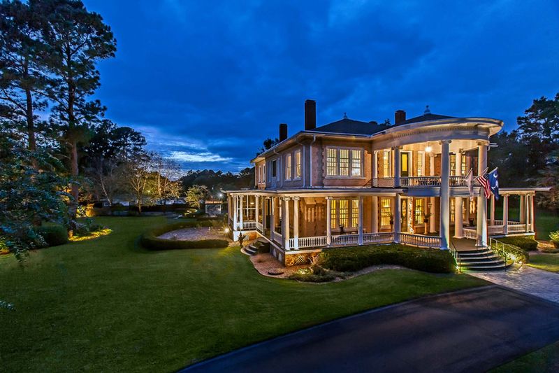 These South Carolina Eateries Are Off The Radar But Full Of Flavor - Decor Hint Abingdon Manor