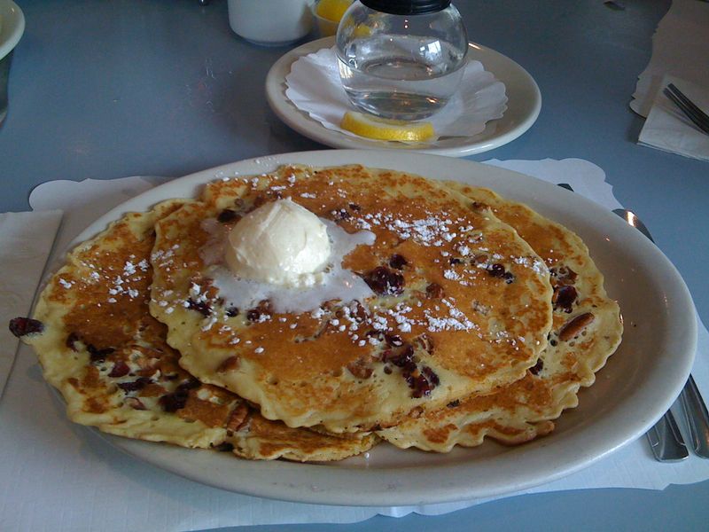 16 Massachusetts Breakfast Spots Locals Can't Stop Raving About - Decor Hint Moonakis Café - East Falmouth (Cape Cod)