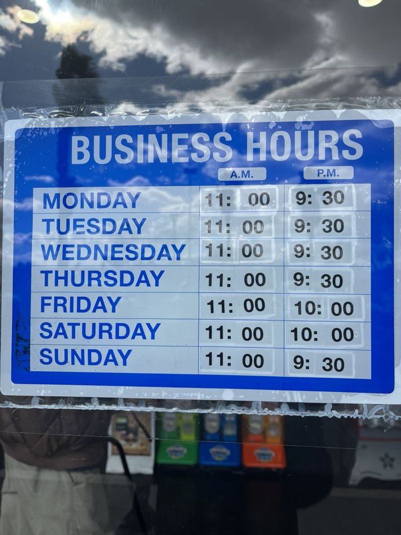 The Arizona All-You-Can-Eat Find Locals Keep Secret (But Not For Long) - Decor Hint Long, Flexible Operating Hours