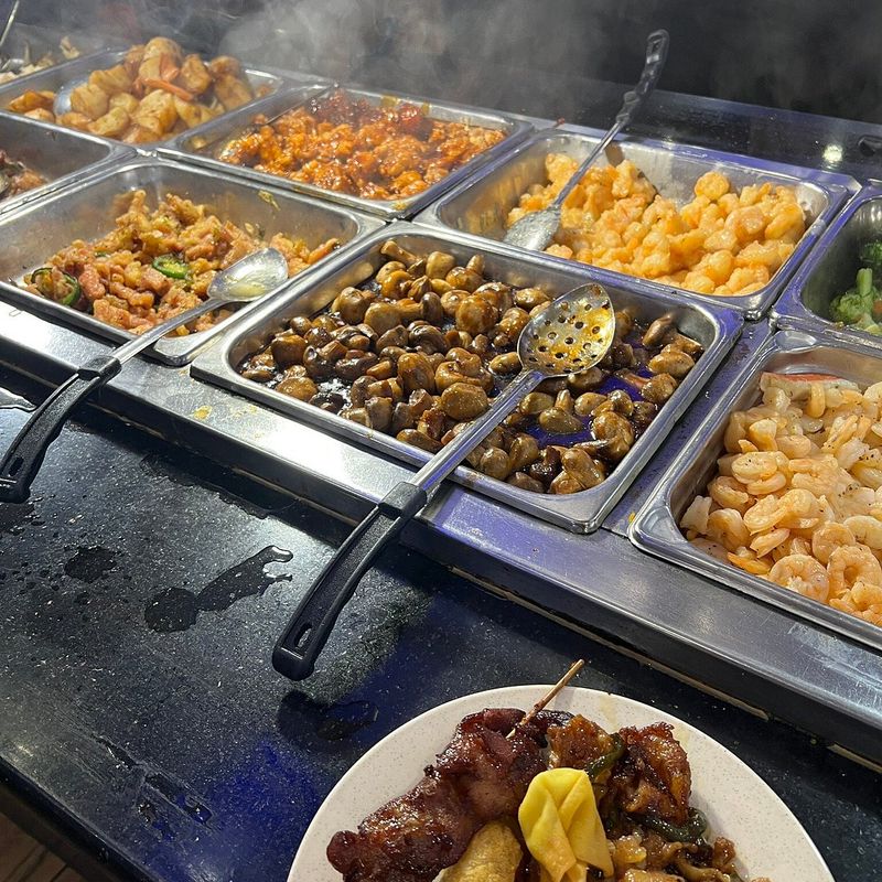 15 Florida All-You-Can-Eat Buffets That Locals Love Most - Decor Hint Hokkaido Seafood Buffet - Orlando