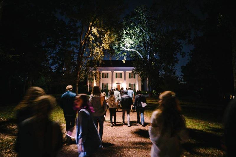 Metro Atlanta Food And Drink Happenings To Mark On Your October Calendar - Decor Hint Roswell Ghost Tour with Tavern Stops