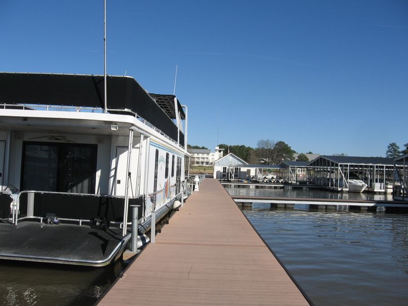 Enjoy These Georgia Restaurants Nestled By Scenic Lakes - Decor Hint 88's Lakeside Bar, Lake Blackshear