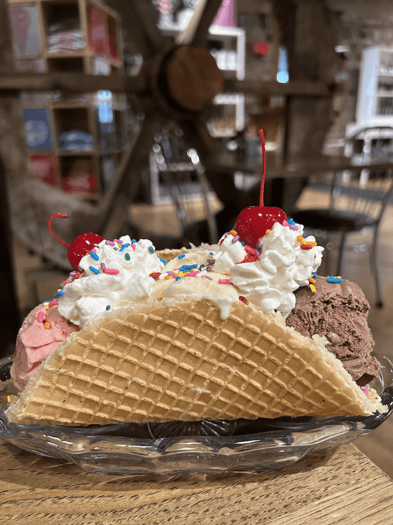The Official 20 Stop Ohio Ice Cream Trail And The Central Ohio Shops You Can't Miss - Decor Hint Velvet Ice Cream (Ye Olde Mill) - Utica