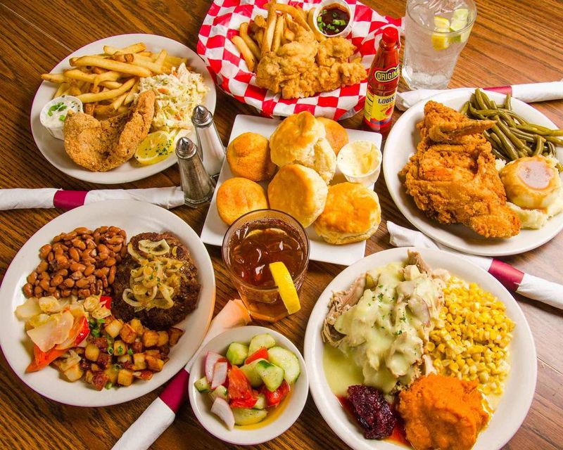 LakeHouse Restaurant - Lake Villa