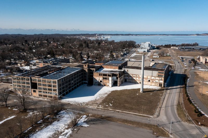 11 Michigan Property Types Likely Headed For Price Cuts By 2026 - Decor Hint Homes Near Closed Manufacturing Plants