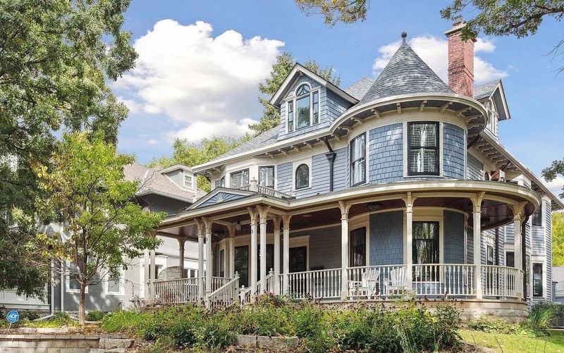 Victorian Wrap-Around Wonder