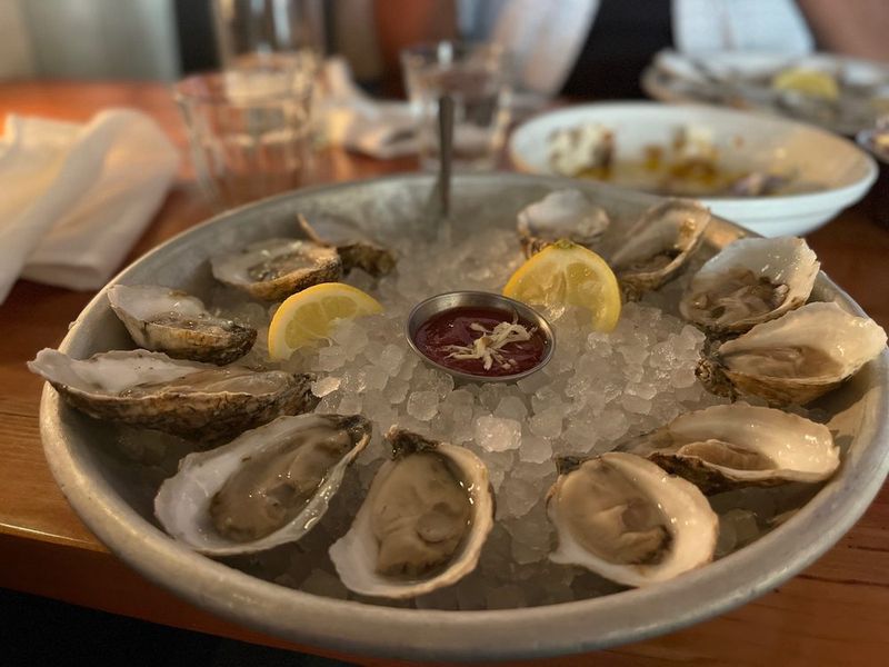 12 Tennessee Waterfront Restaurants So Beautiful The Meal's Just A Bonus - Decor Hint Boathouse Rotisserie & Raw Bar