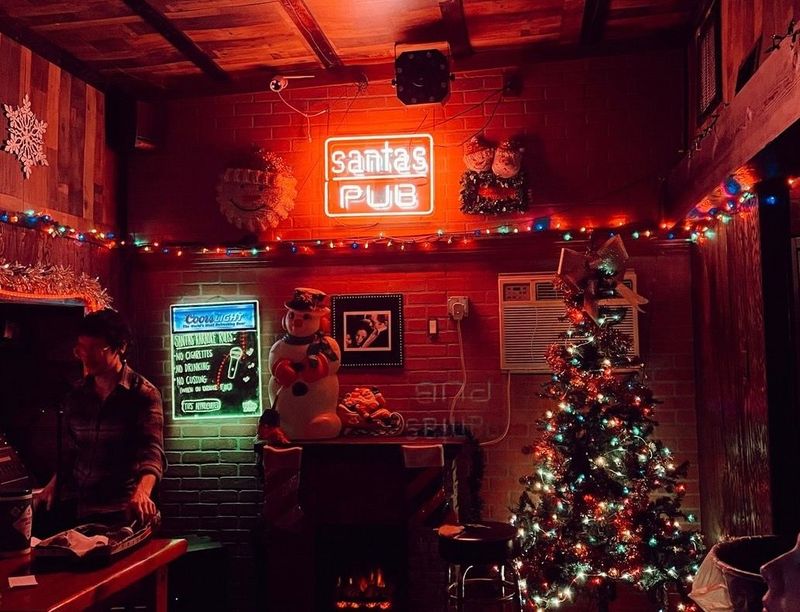 Santa's Pub: Nashville's Dive Bar Winter Wonderland